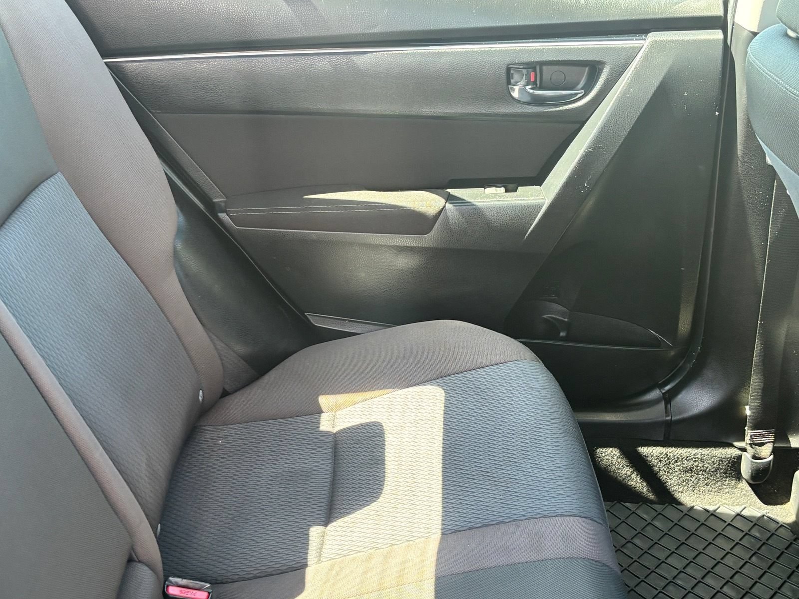 Used 2019 Toyota Corolla LE FWD image 11
