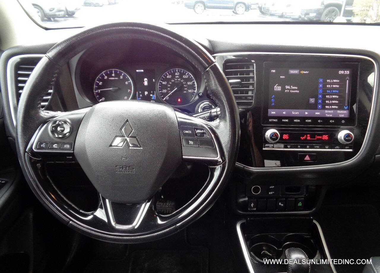 Used 2020 Mitsubishi Outlander SEL image 9
