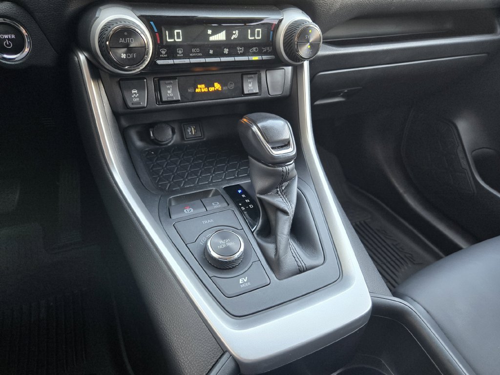 Certified 2023 Toyota RAV4 XLE Premium AWD/4WD image 17