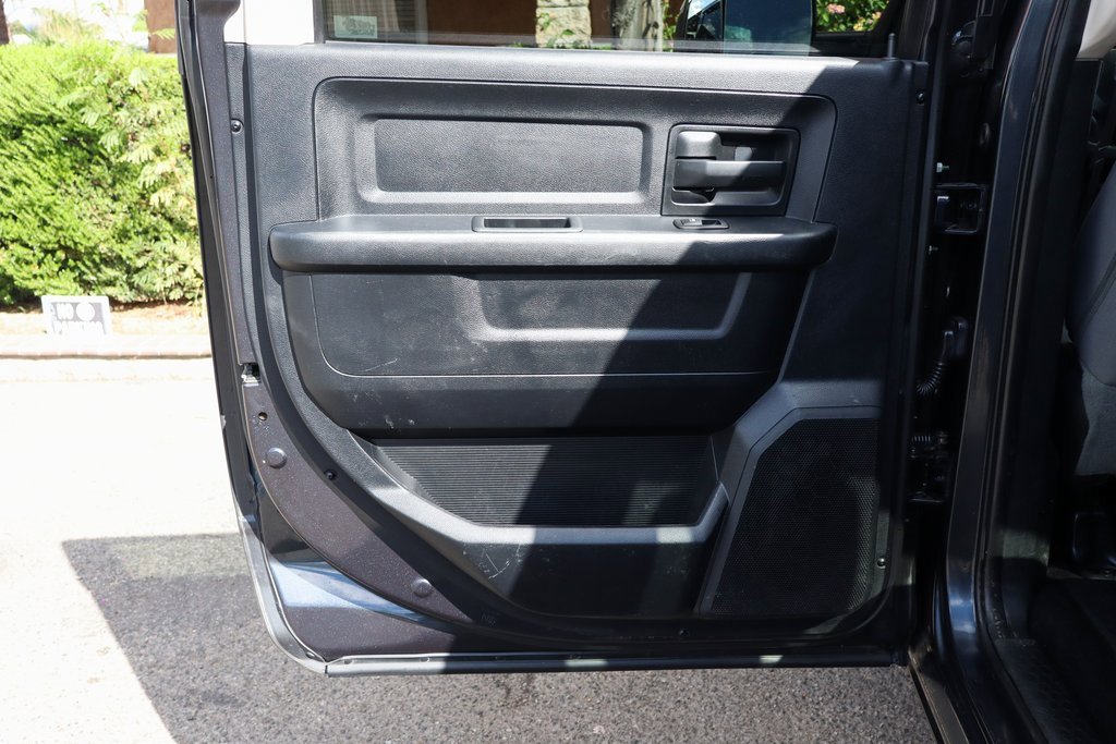 Used 2015 RAM 3500 Tradesman w/ Chrome Appearance Group image 33