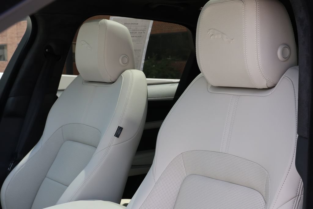 Certified 2026 Jaguar F-PACE R-Dynamic S AWD/4WD image 12