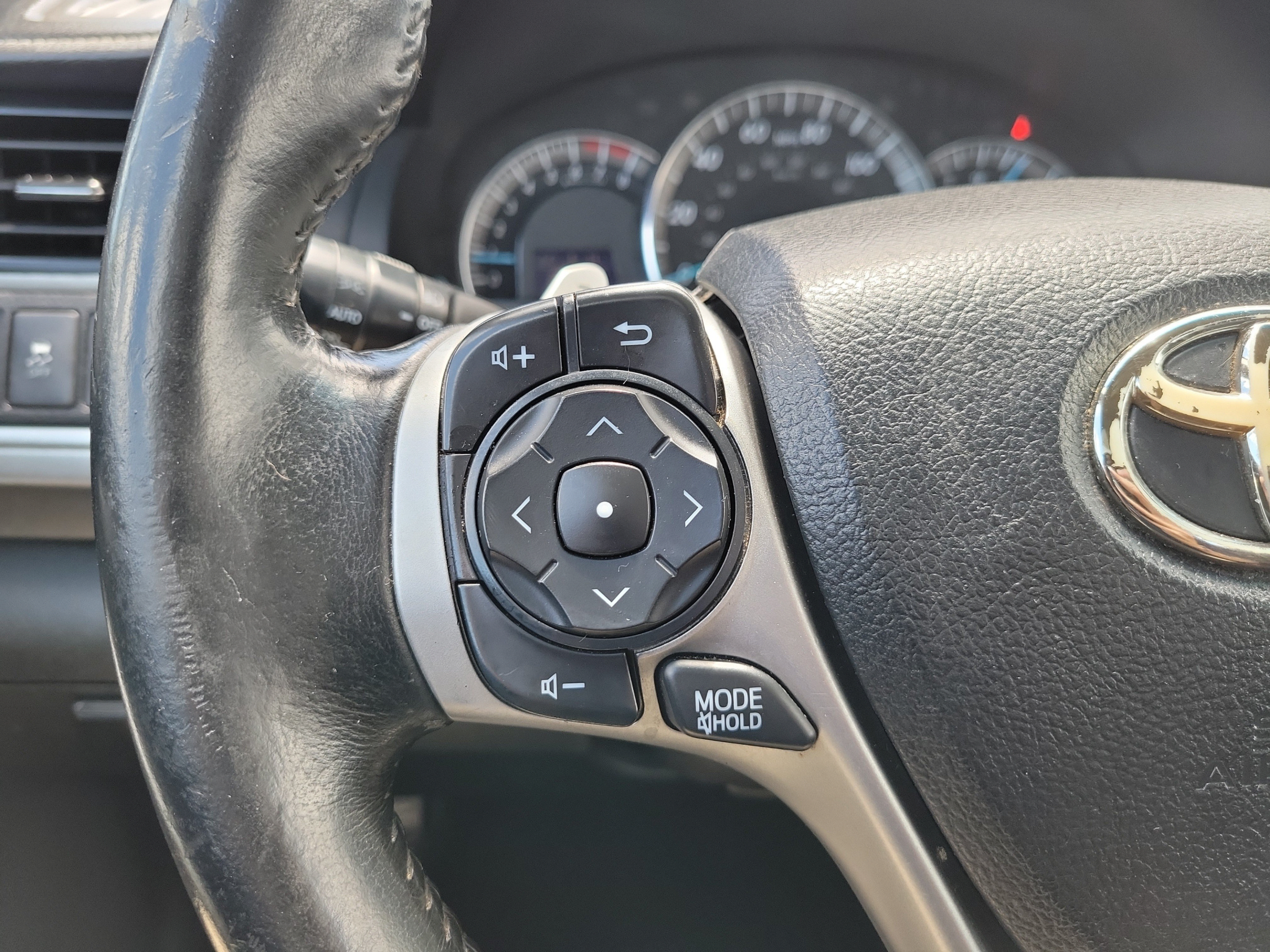 Used 2014 Toyota Camry SE FWD image 27