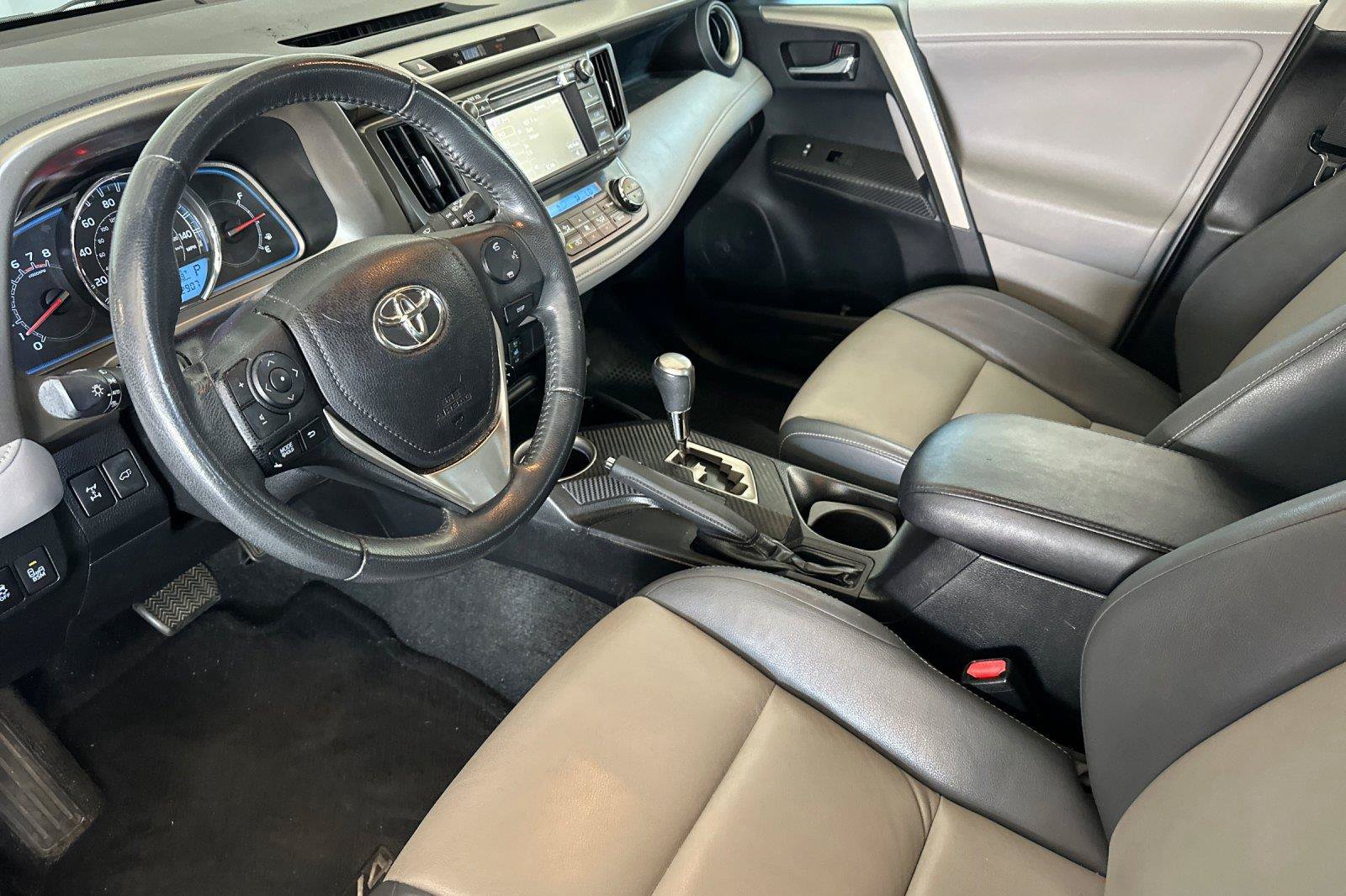 Used 2013 Toyota RAV4 Limited AWD/4WD image 9