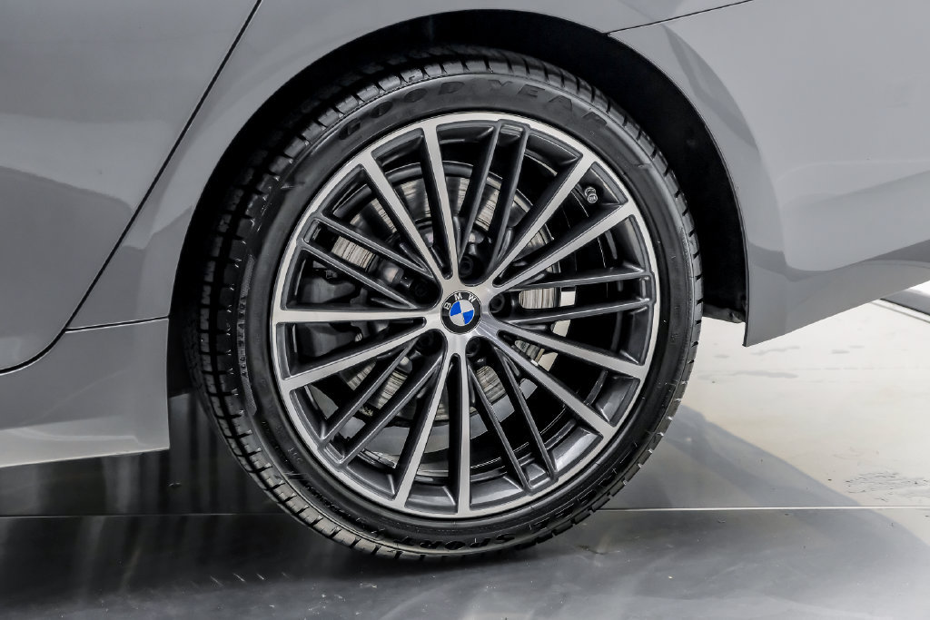 Used 2023 BMW 530i w/ Premium Package RWD image 57