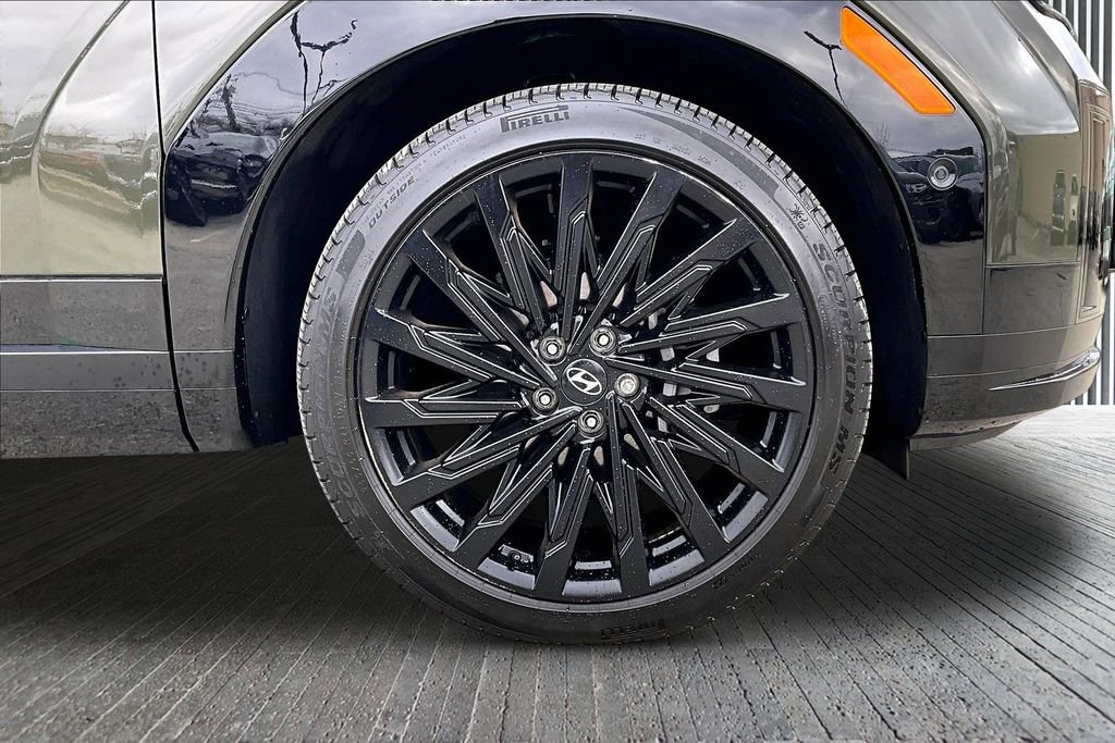 Used 2025 Hyundai Santa Fe Calligraphy image 9