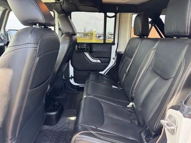 Used 2015 Jeep Wrangler Unlimited Sahara w/ Max Tow Package AWD/4WD image 11