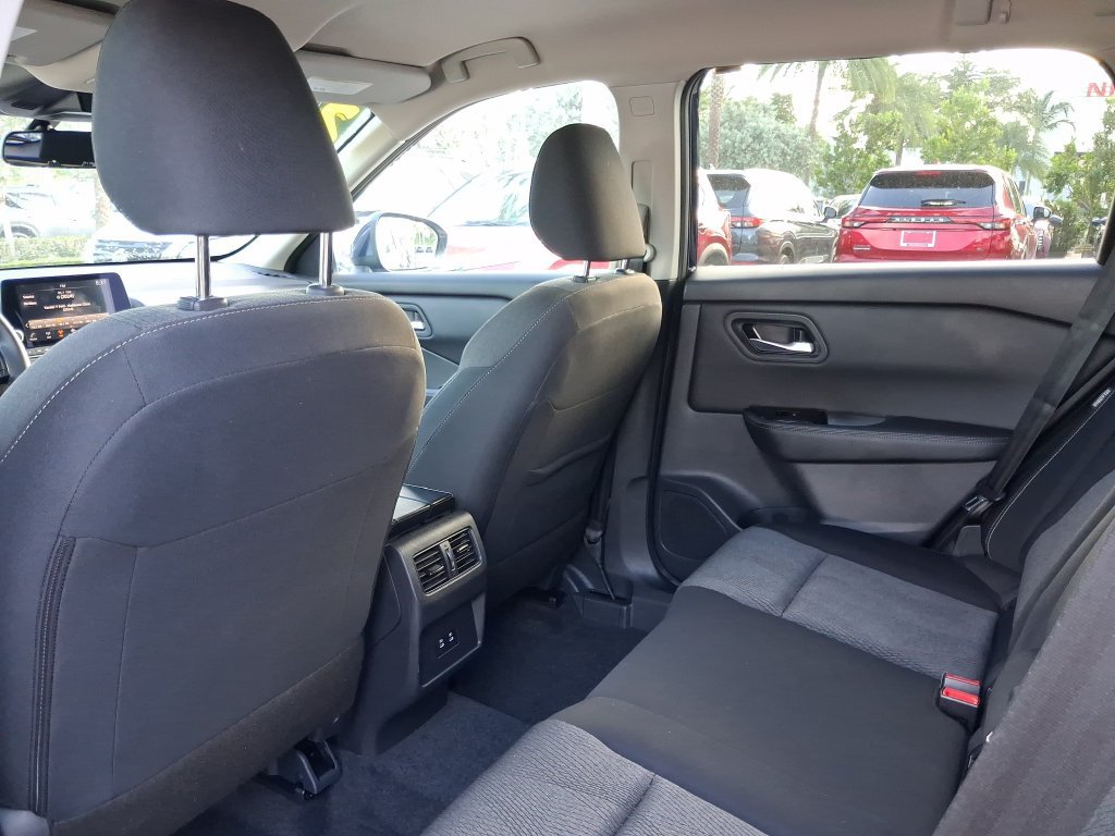 Certified 2026 Nissan Rogue SV FWD image 24
