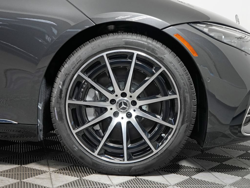 Used 2025 Mercedes-Benz EQS 580 4MATIC Sedan image 12