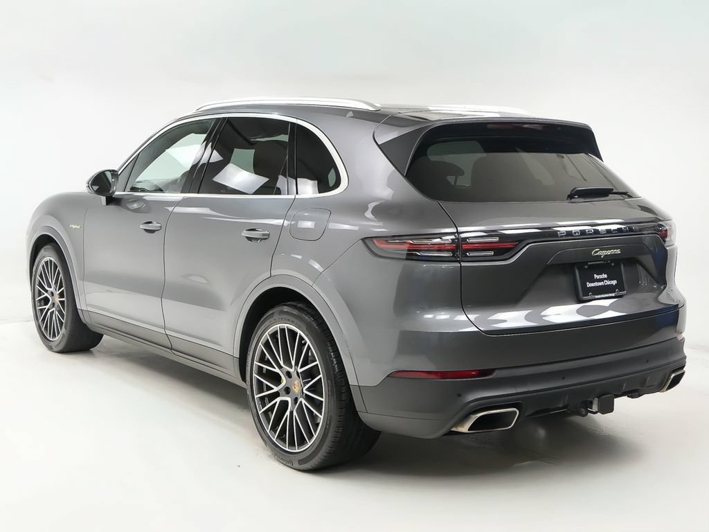 Certified 2022 Porsche Cayenne E-Hybrid AWD/4WD image 3