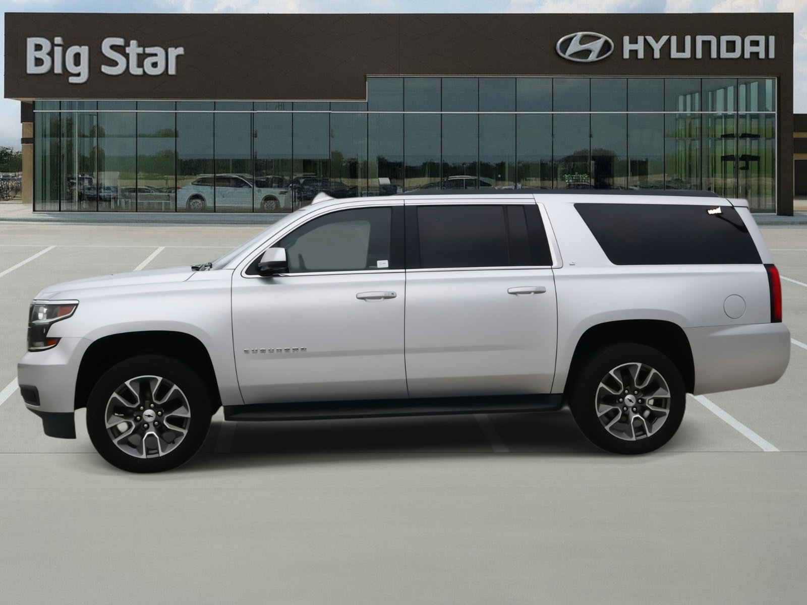 Used 2019 Chevrolet Suburban LT image 2