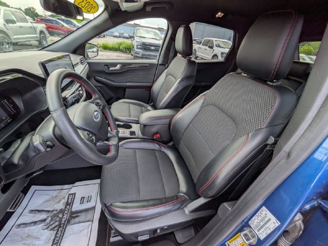 Certified 2023 Ford Escape ST-Line AWD/4WD image 7