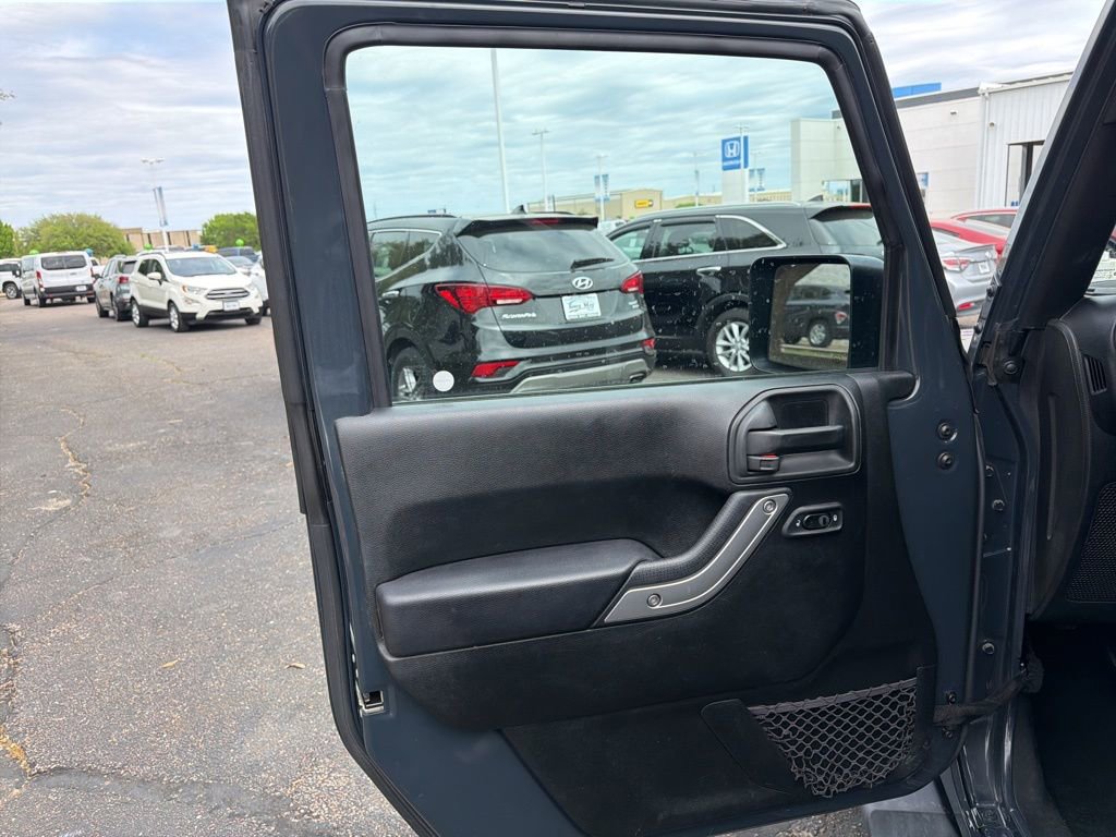 Used 2018 Jeep Wrangler Unlimited Sahara w/ Max Tow Package image 7