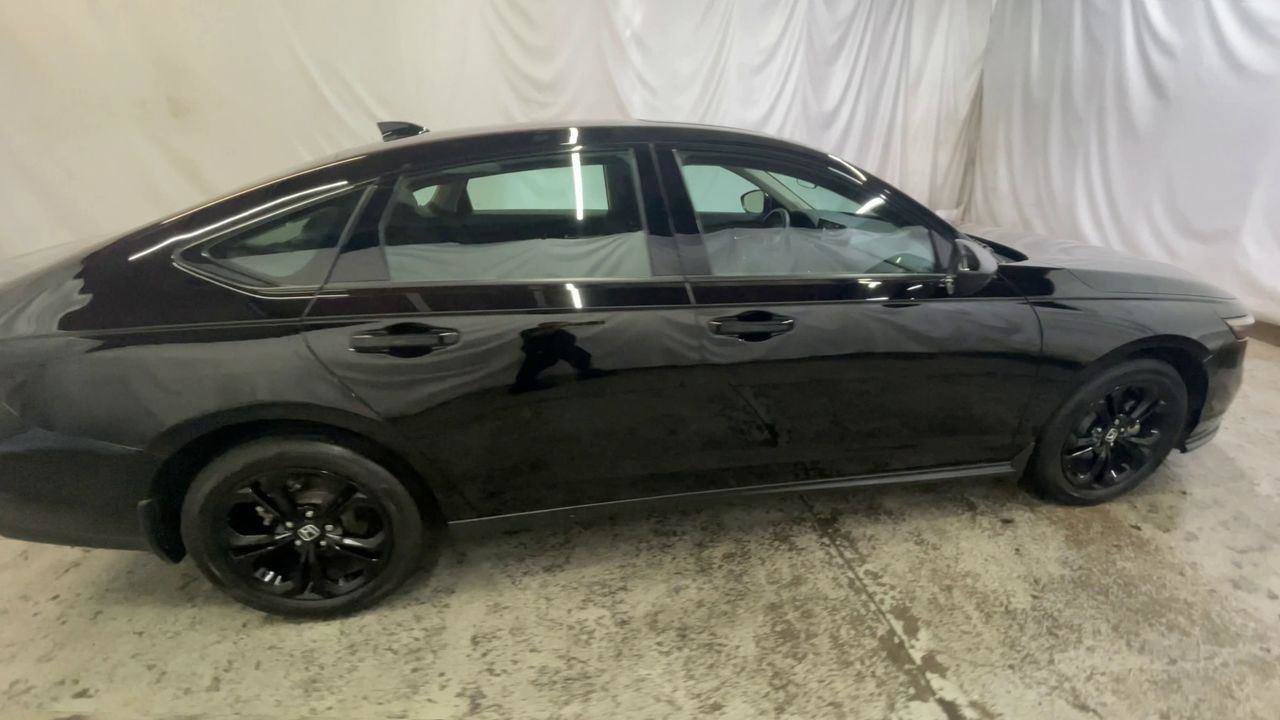 Used 2025 Honda Accord SE image 9