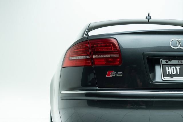 Used 2009 Audi S8 image 17