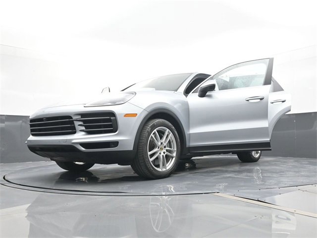Used 2020 Porsche Cayenne S image 31