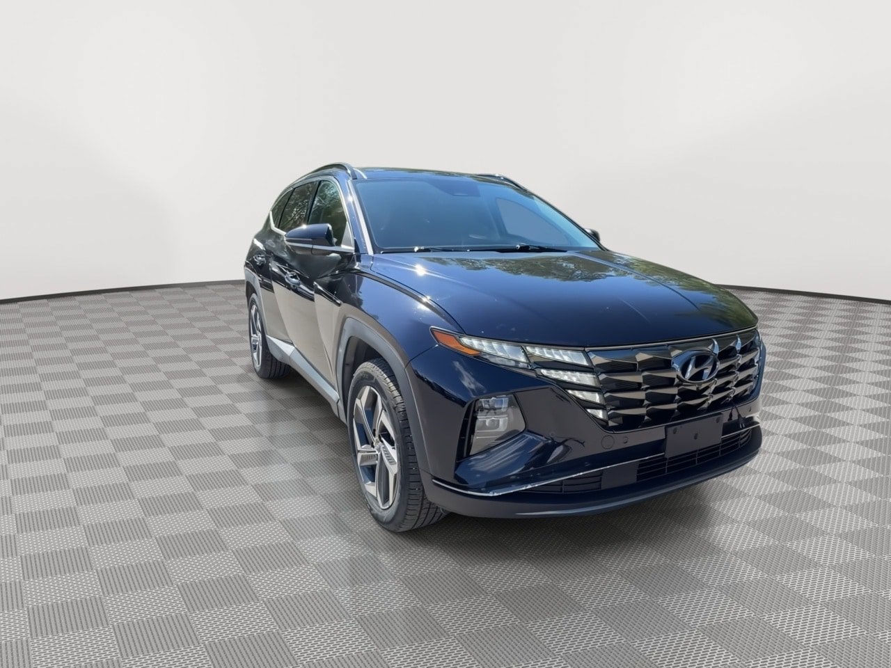 Certified 2022 Hyundai Tucson Limited AWD/4WD image 2