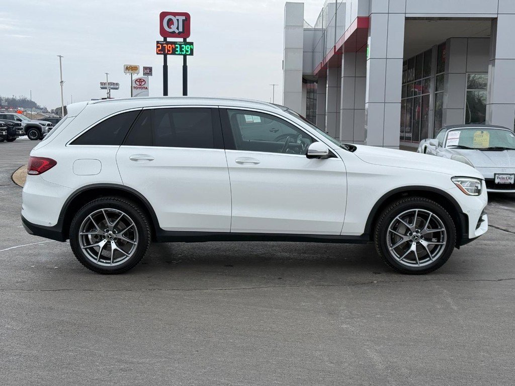 Used 2021 Mercedes-Benz GLC 300 4MATIC image 2