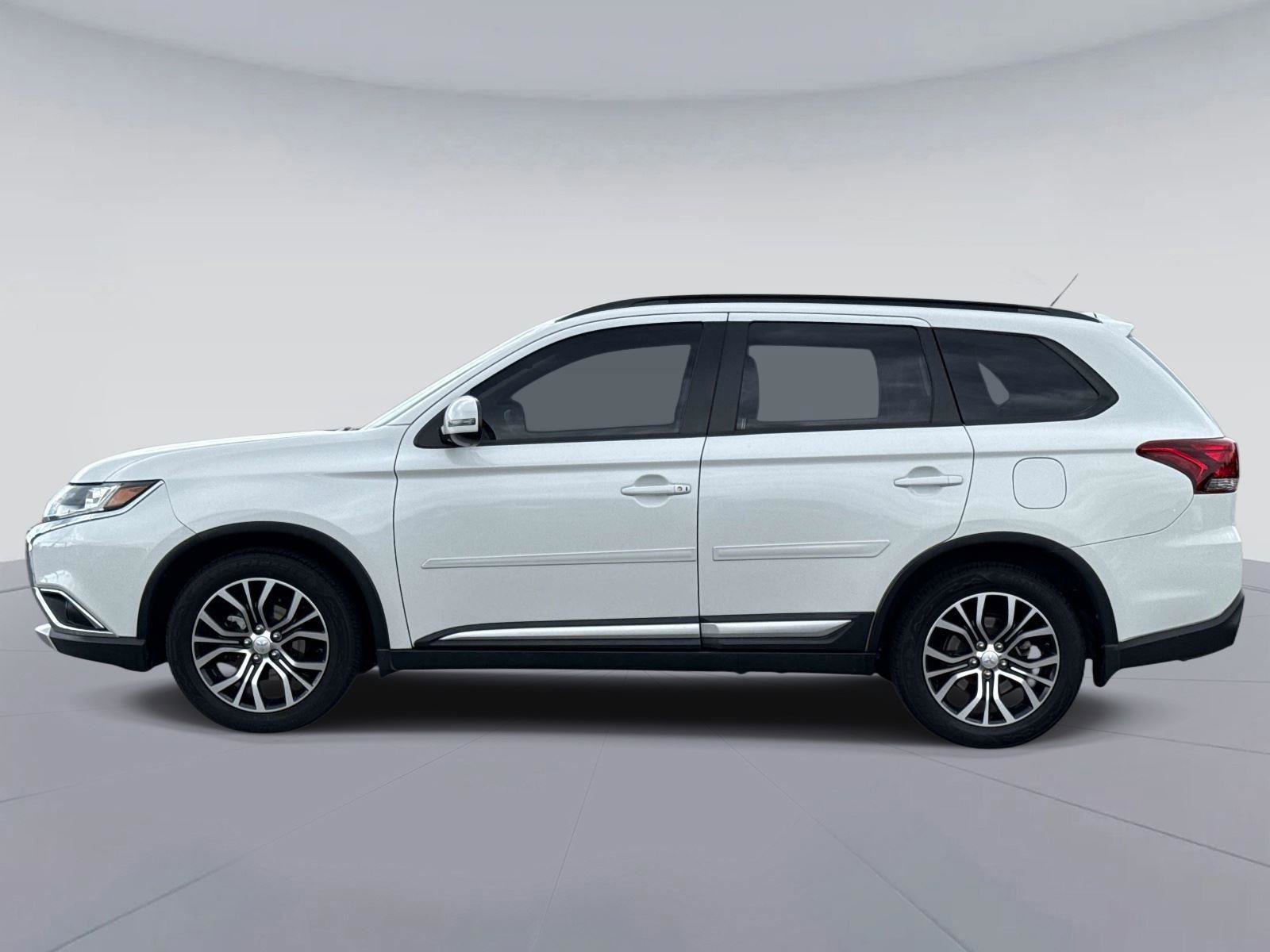 Used 2016 Mitsubishi Outlander SEL FWD image 6