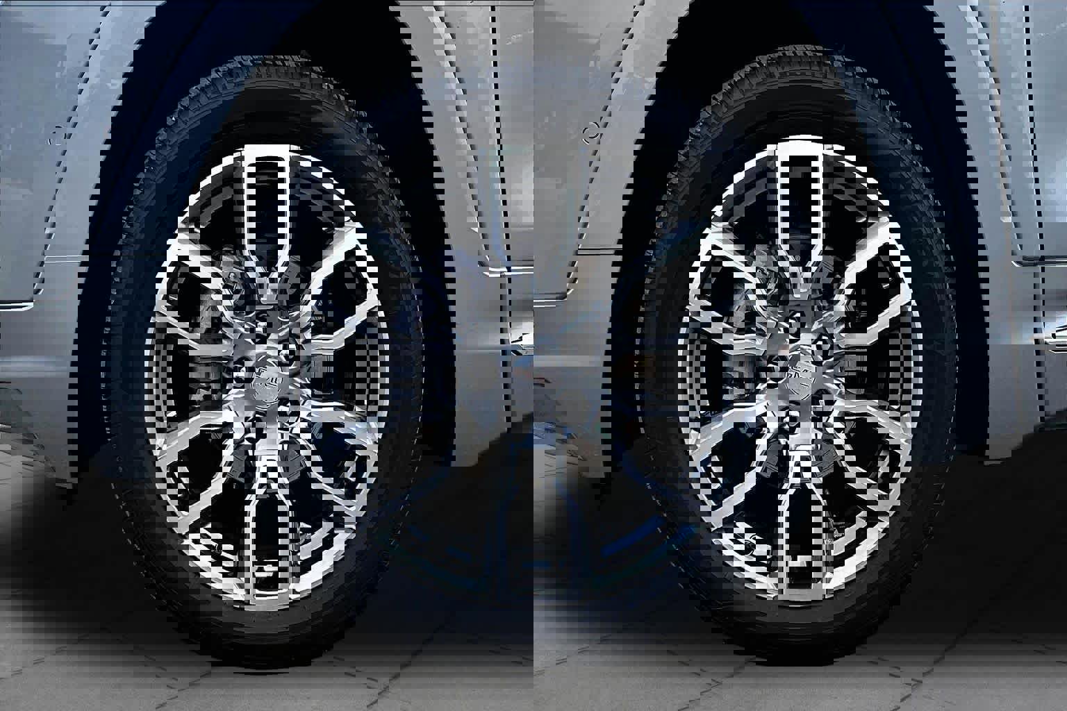 Used 2024 GMC Terrain Denali w/ Denali Premium Package AWD/4WD image 11