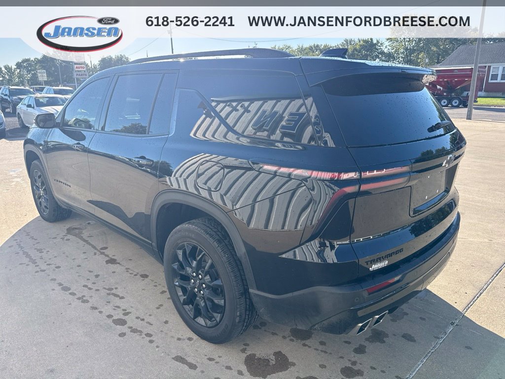 Used 2025 Chevrolet Traverse LT w/ Midnight/Sport Edition FWD image 4