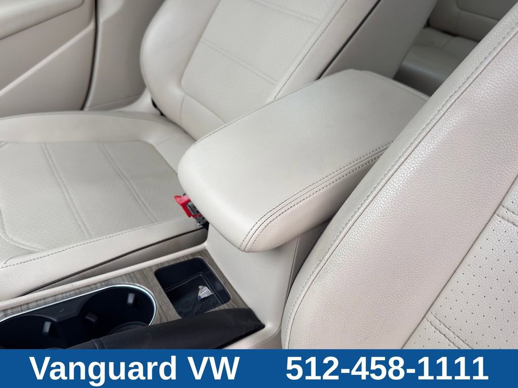 Used 2018 Volkswagen Passat 2.0T SE FWD image 14