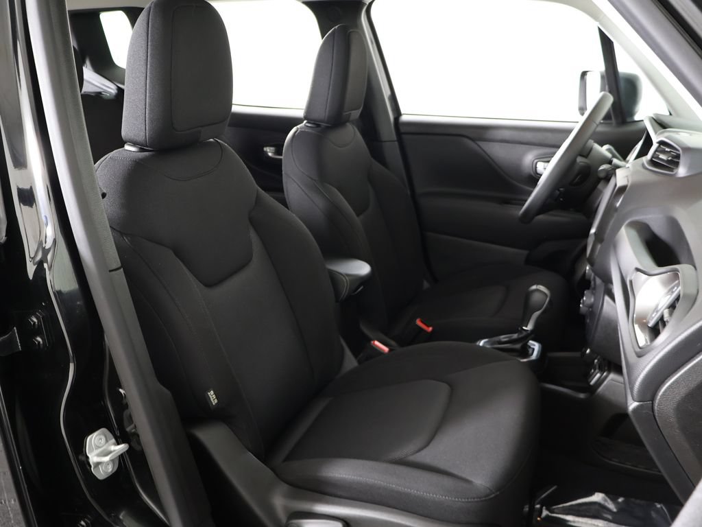 Used 2023 Jeep Renegade Latitude AWD/4WD image 28