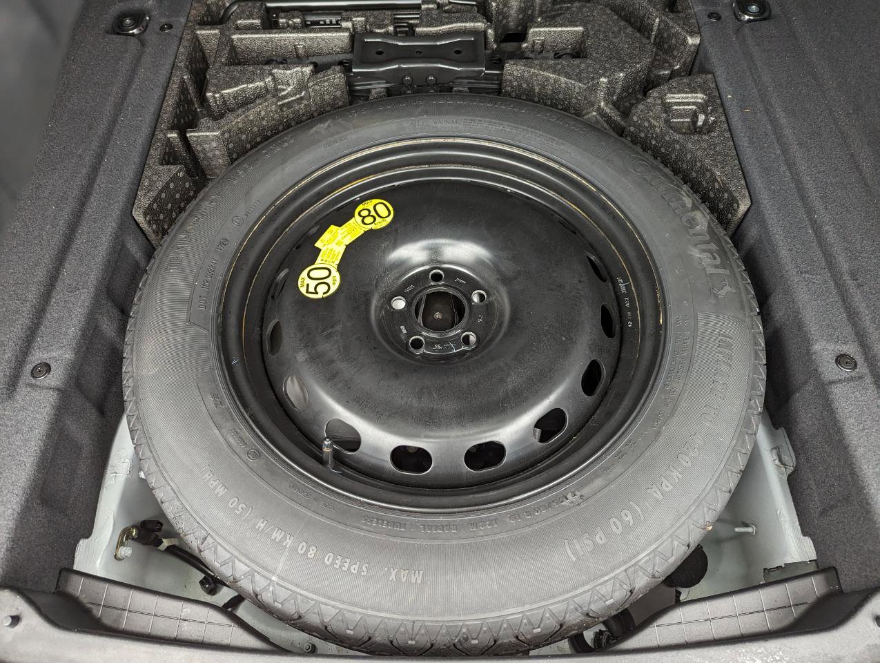 Used 2025 Land Rover Range Rover Velar Dynamic SE image 33