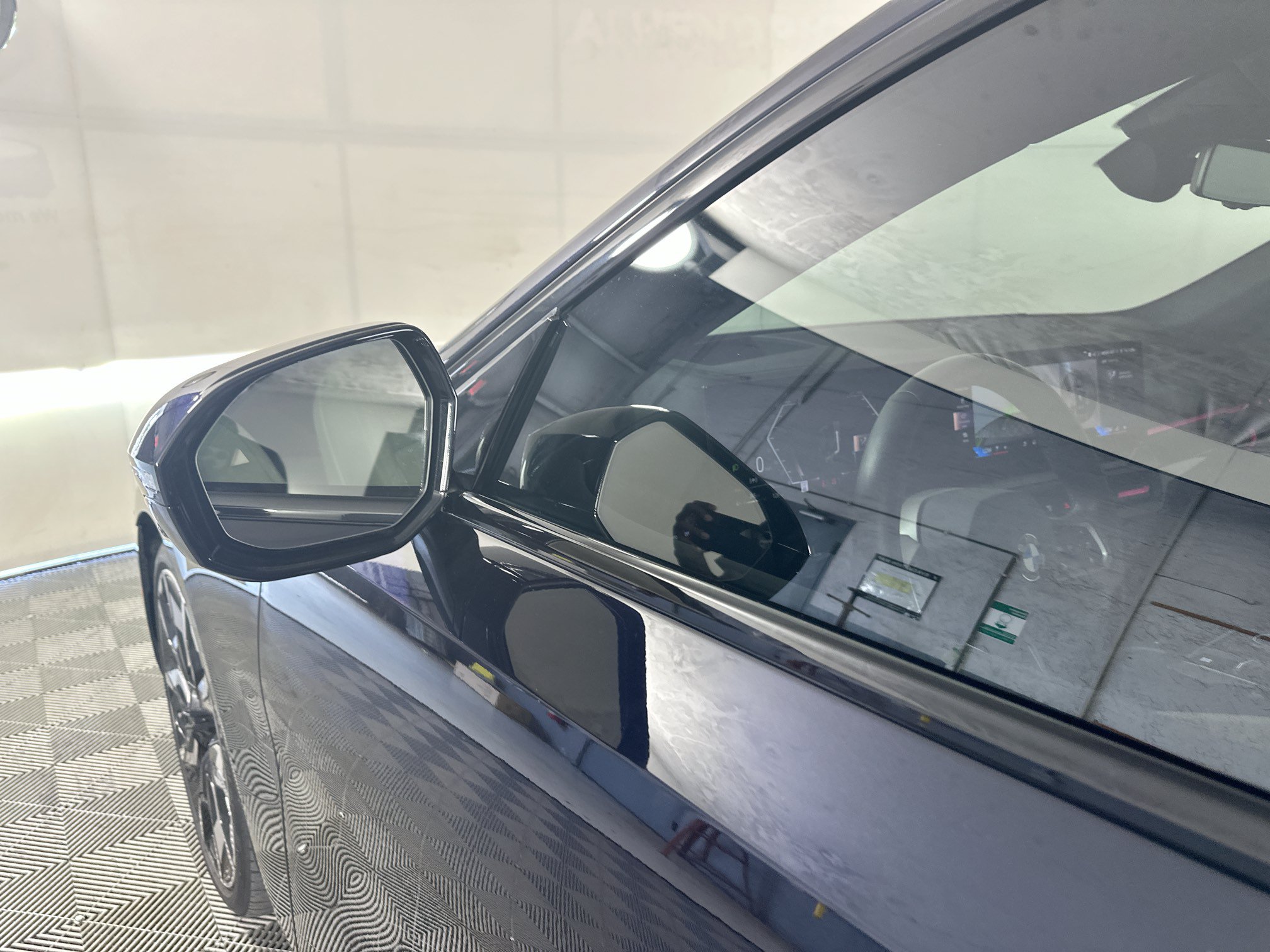 Used 2025 BMW 530i w/ M Sport Package RWD image 10