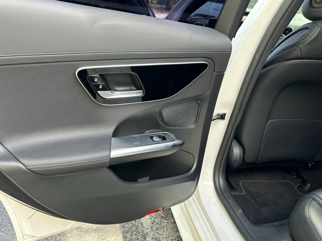 Used 2023 Mercedes-Benz C 300 Sedan image 40
