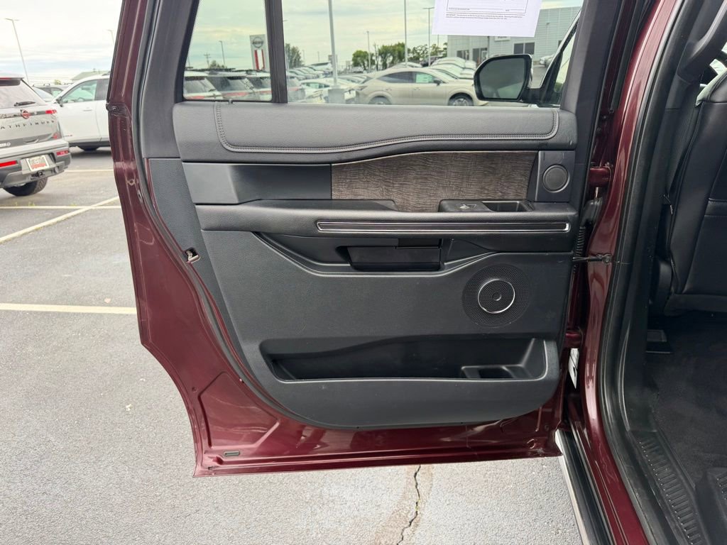Used 2021 Ford Expedition Max Limited AWD/4WD image 18