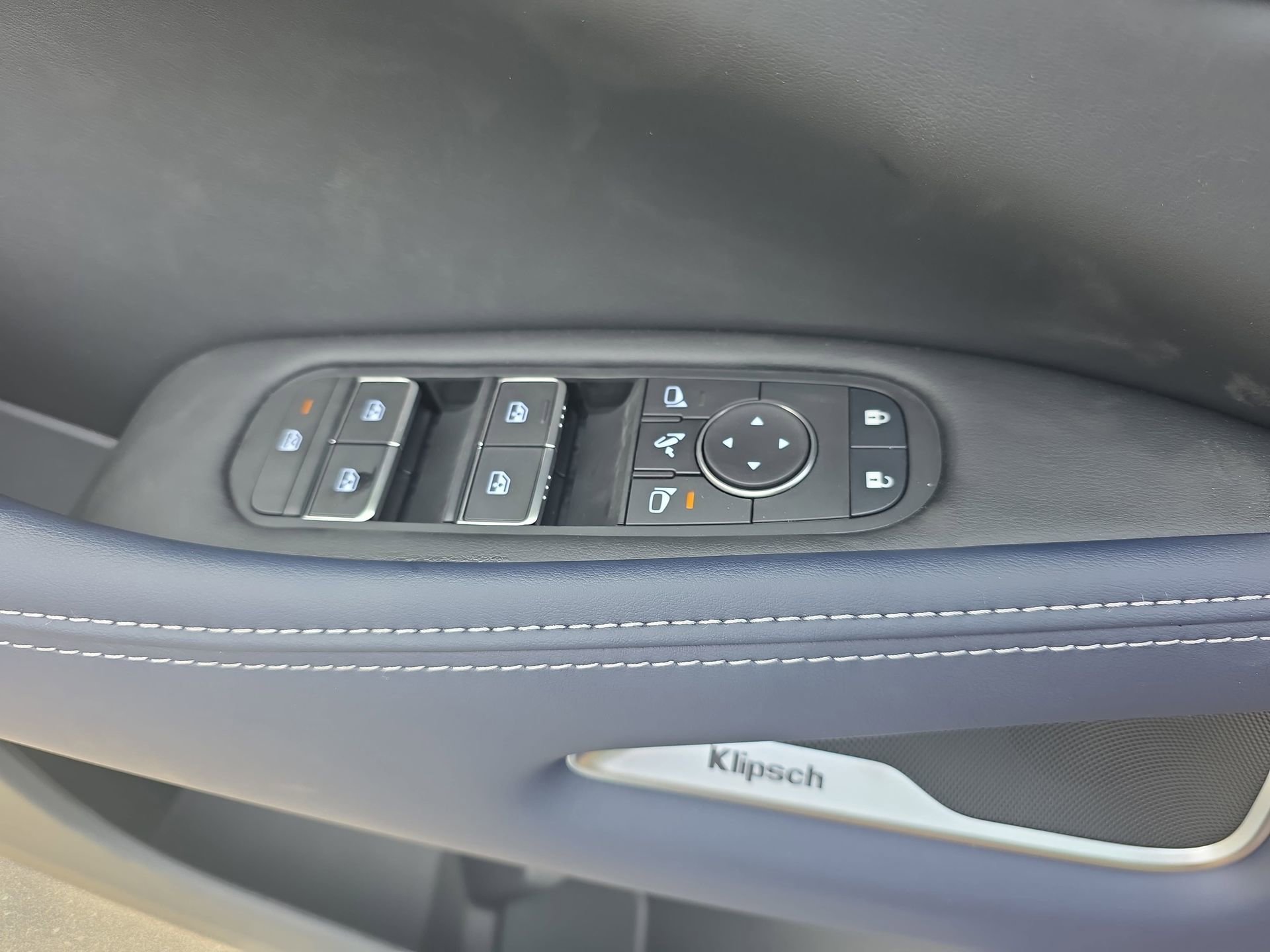 New 2026 INFINITI QX60 Sport w/ Dark Cargo Package image 27