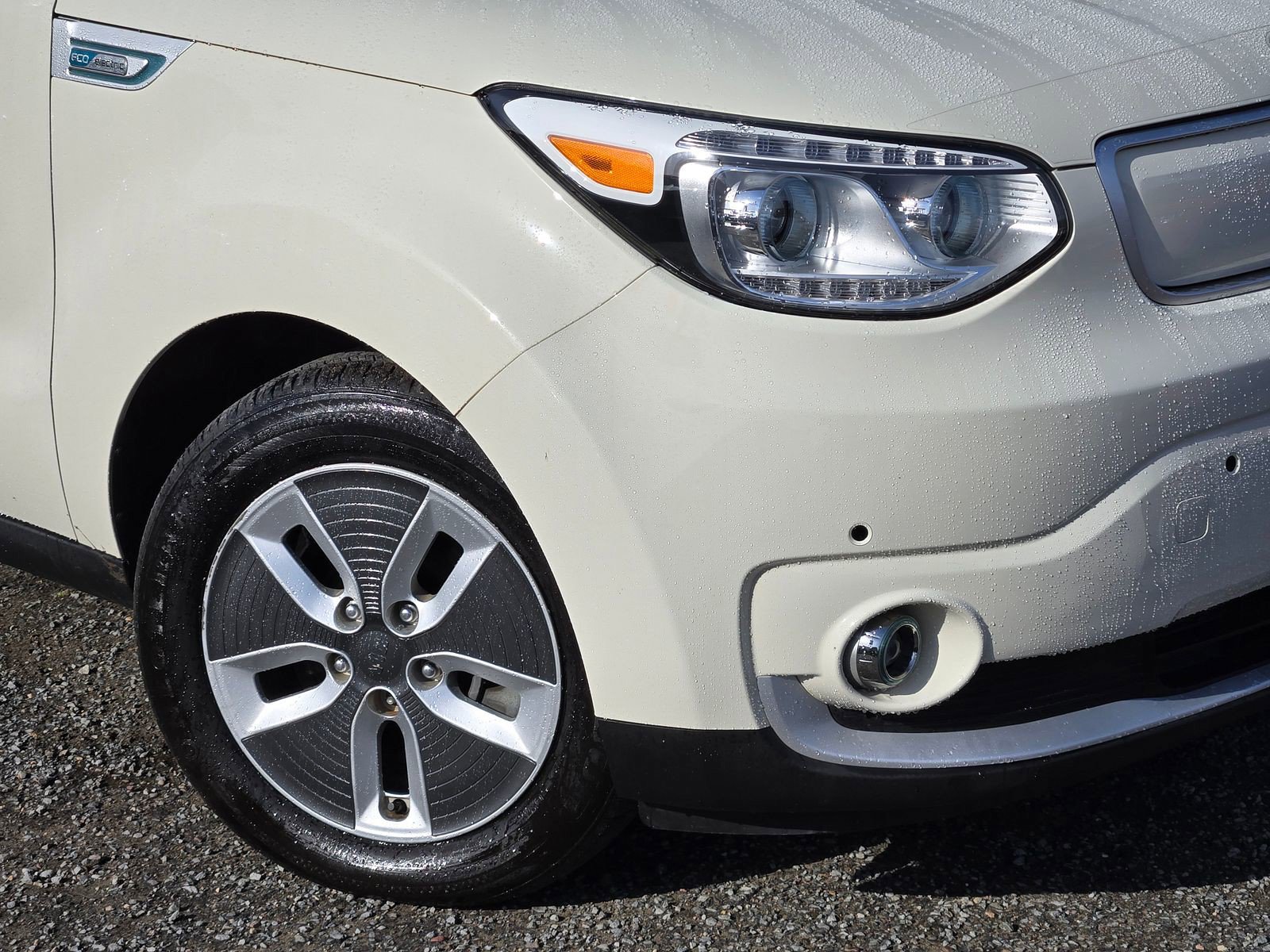 Used 2017 Kia Soul EV + w/ Sun & Fun Package image 9