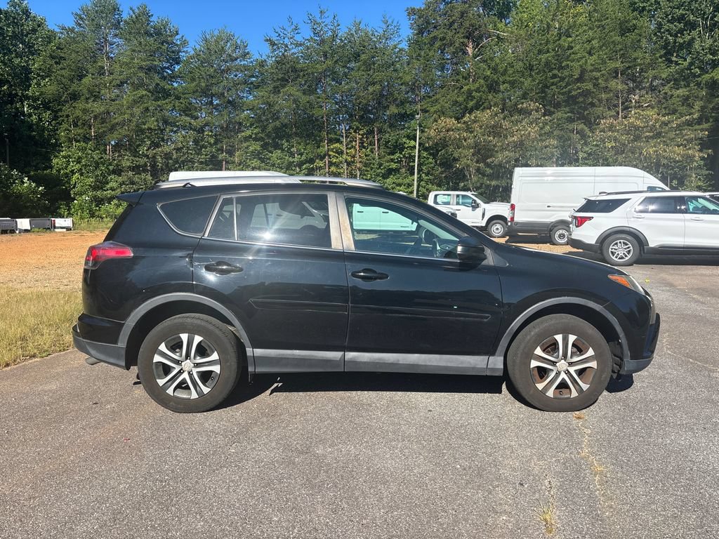 Used 2016 Toyota RAV4 LE AWD/4WD image 4