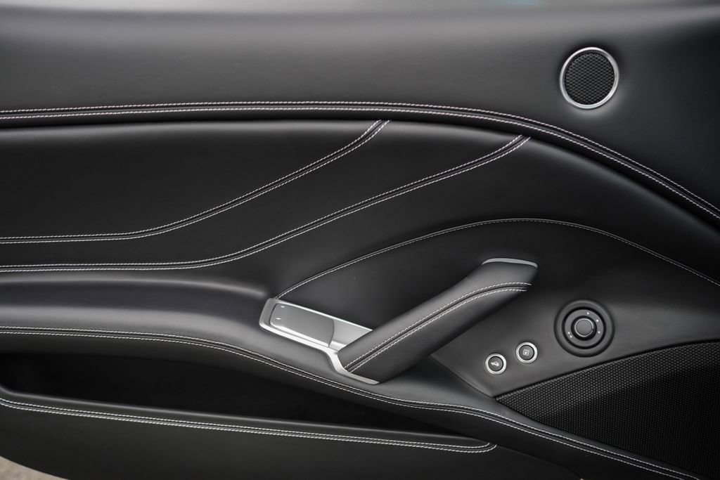 Used 2016 Ferrari California T image 34