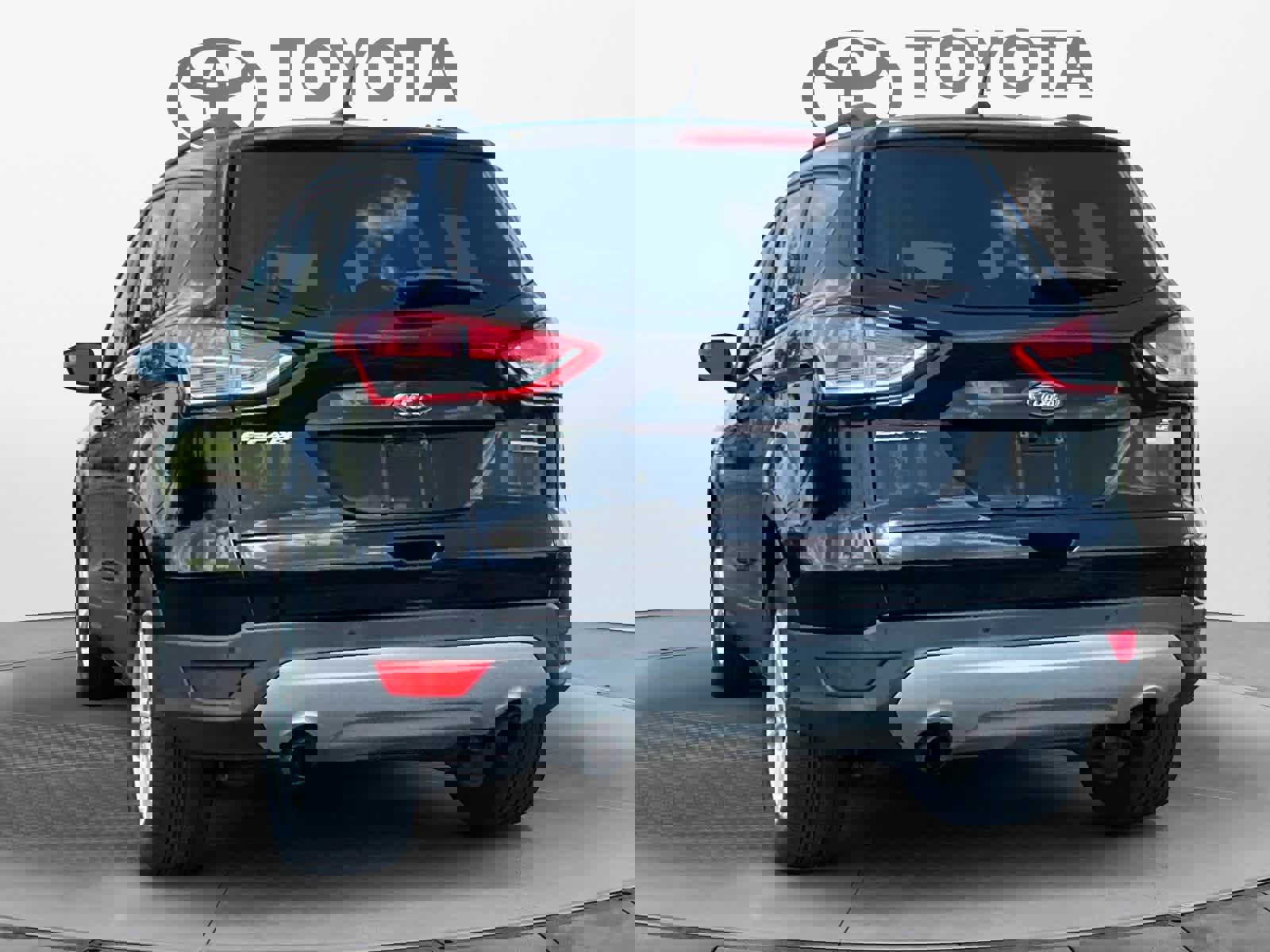 Used 2016 Ford Escape SE w/ Equipment Group 201A FWD image 4