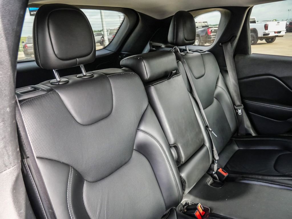 Used 2020 Jeep Cherokee Limited FWD image 45