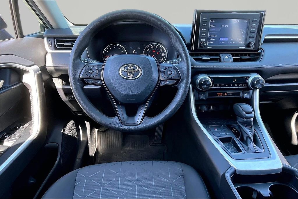 Used 2020 Toyota RAV4 XLE image 9