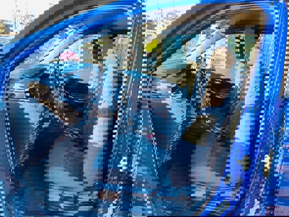 Used 2020 Toyota Corolla SE w/ Carpet Mat Package (TMS) FWD image 21