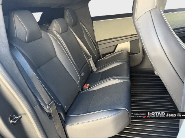 Used 2024 Tesla Cybertruck AWD Crew Cab image 27