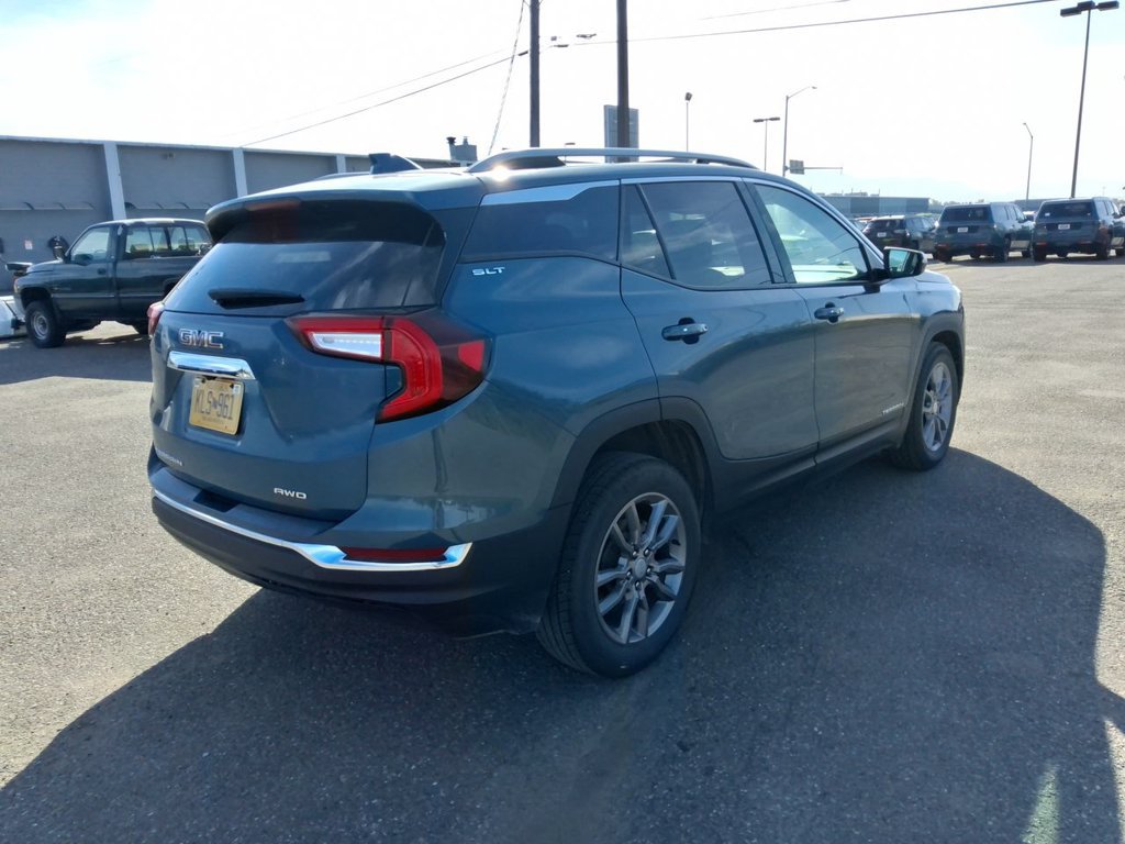 Used 2024 GMC Terrain SLT AWD/4WD image 8