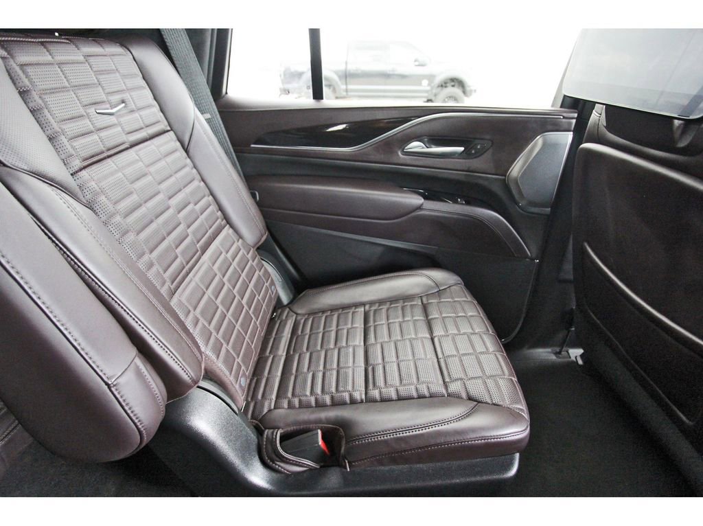 Used 2022 Cadillac Escalade Premium Luxury Platinum w/ Heavy-Duty Trailer Package image 11