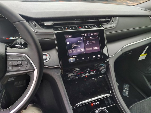 New 2025 Jeep Grand Cherokee 4WD image 22