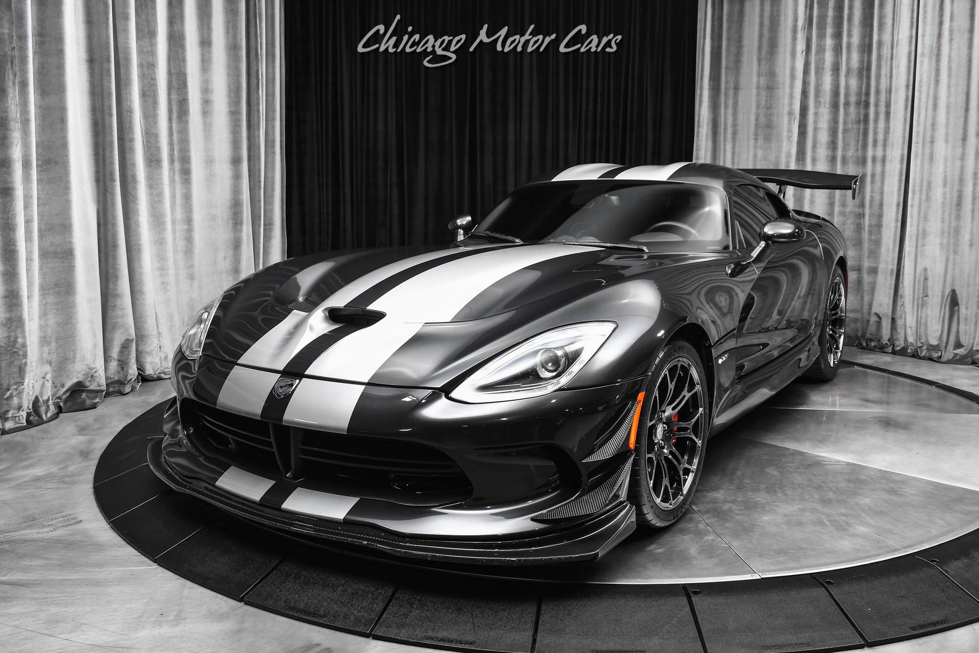 Used 2013 SRT Viper GTS w/ GTS Laguna Interior Pkg image 2
