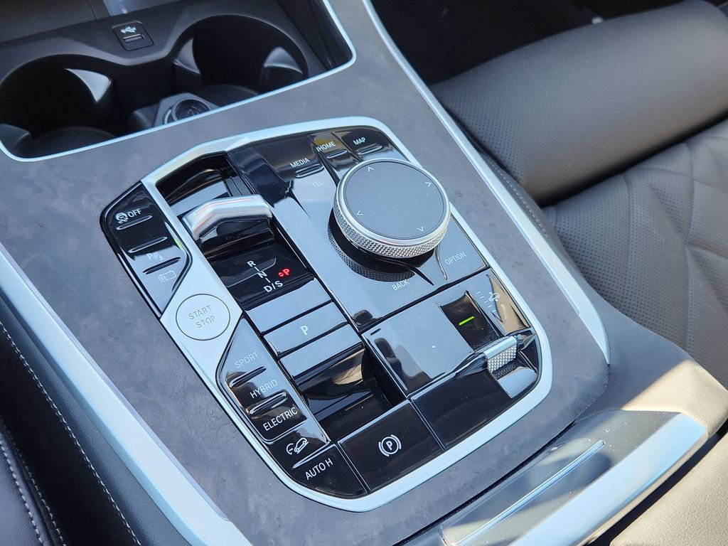 New 2026 BMW X5 xDrive50e w/ Premium Package AWD/4WD image 18