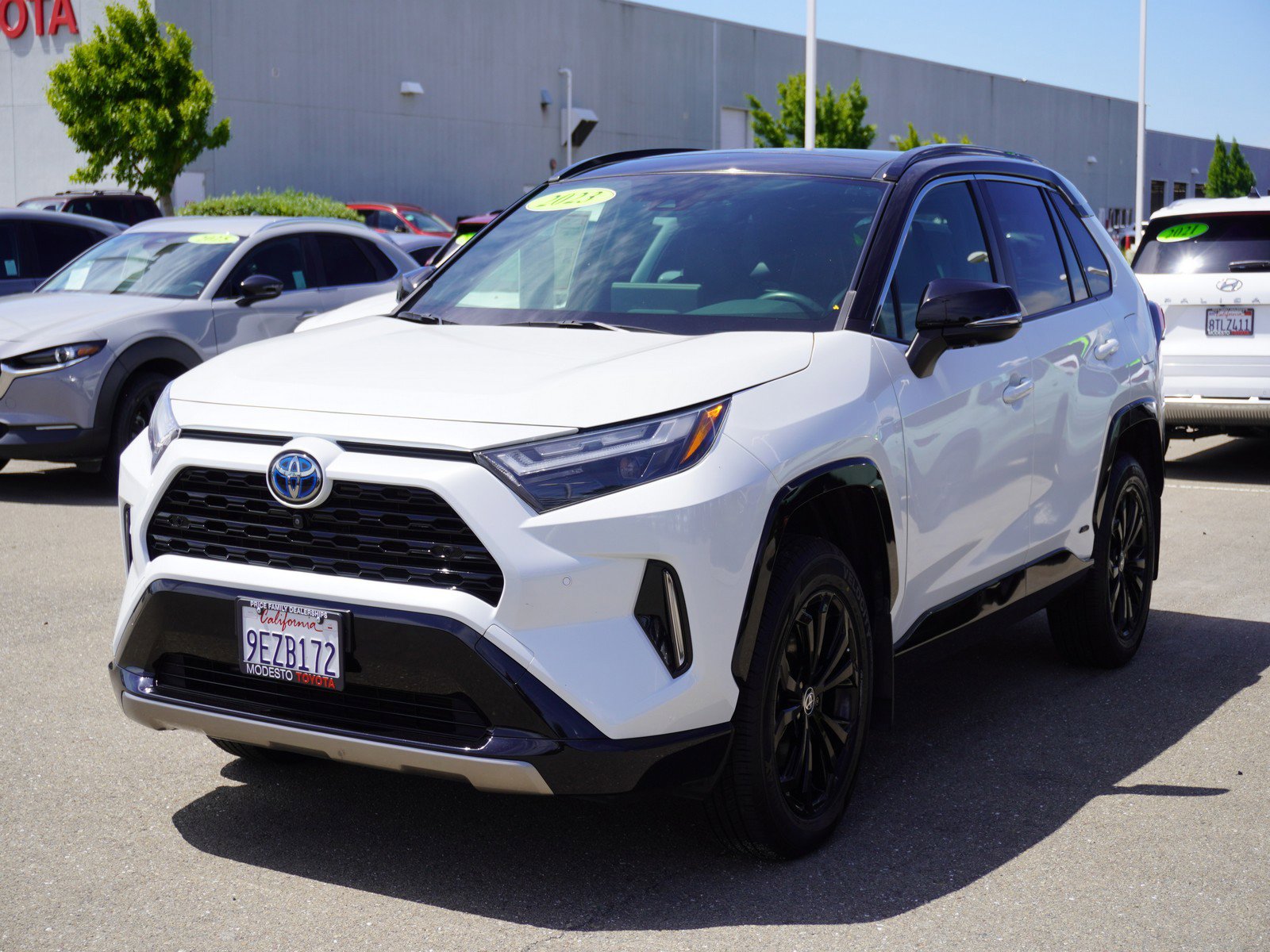 Used 2023 Toyota RAV4 XSE AWD/4WD image 8