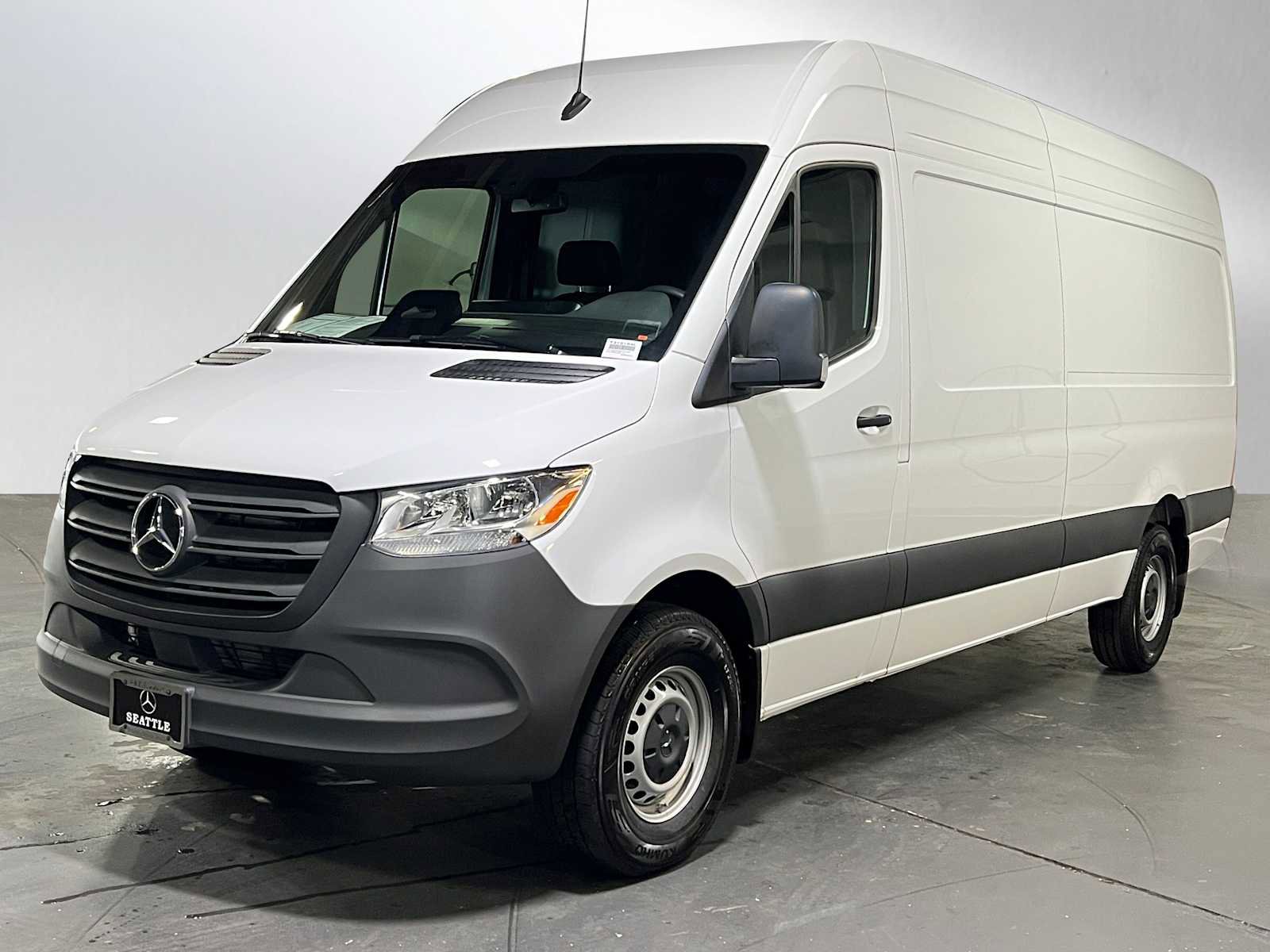 Used 2025 Mercedes-Benz Sprinter 2500 image 7