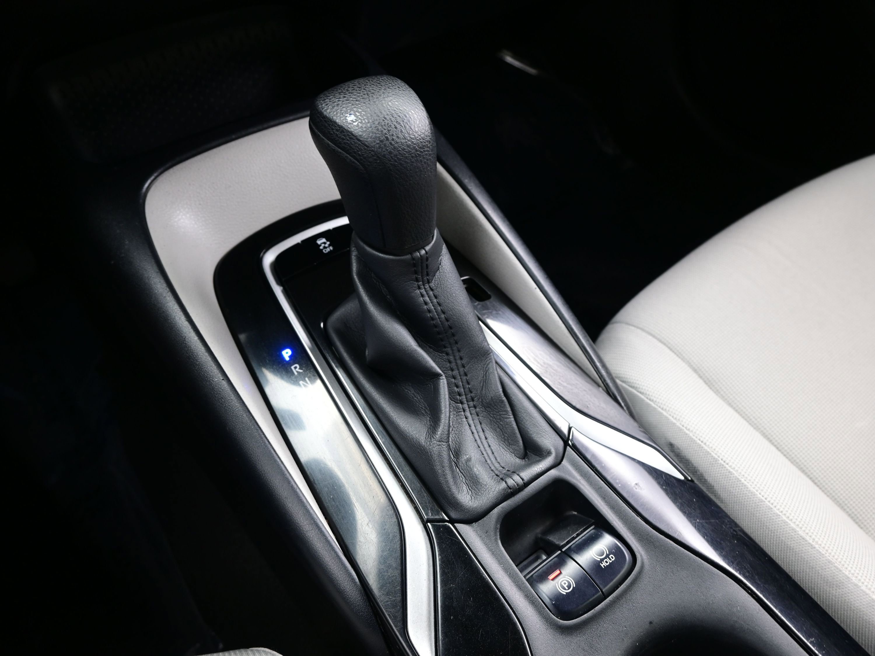 Used 2021 Toyota Corolla LE w/ Carpet Mat Package (TMS) image 20