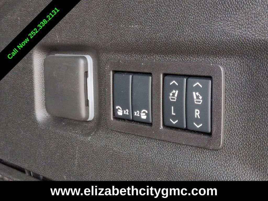 Used 2025 GMC Yukon XL Denali AWD/4WD image 15