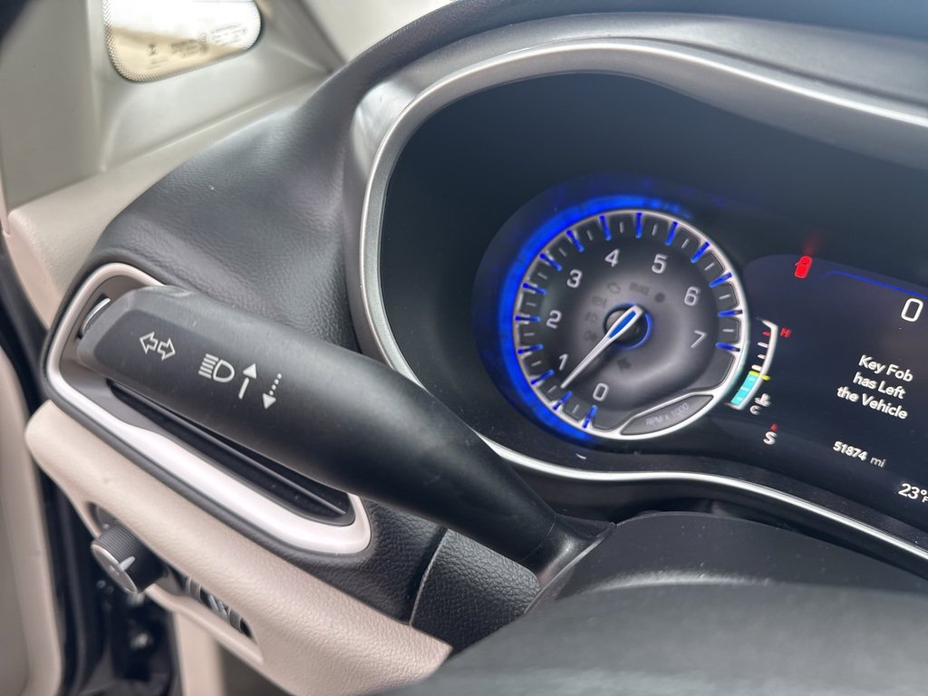 Used 2024 Chrysler Pacifica Touring-L image 40