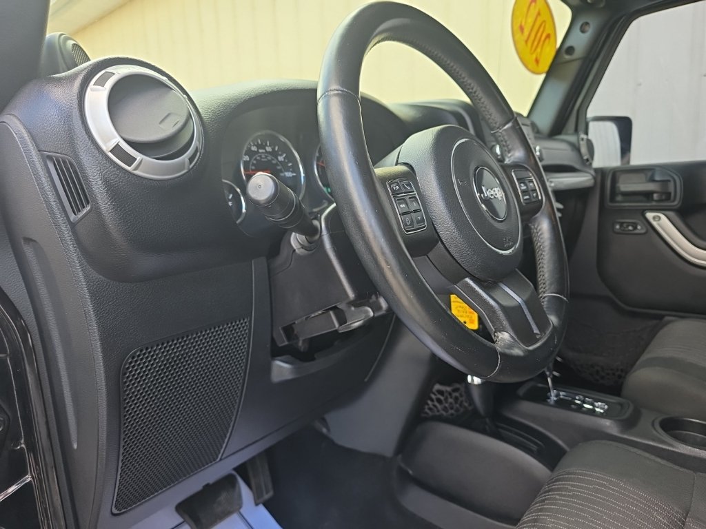 Used 2012 Jeep Wrangler Sahara w/ Connectivity Group AWD/4WD image 14